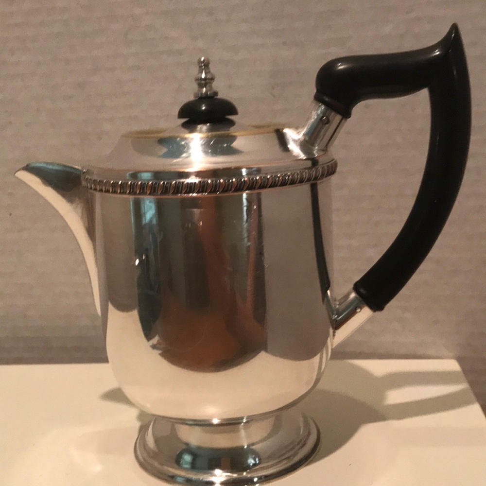 Tea Pot Vintage Silverplate  (England)